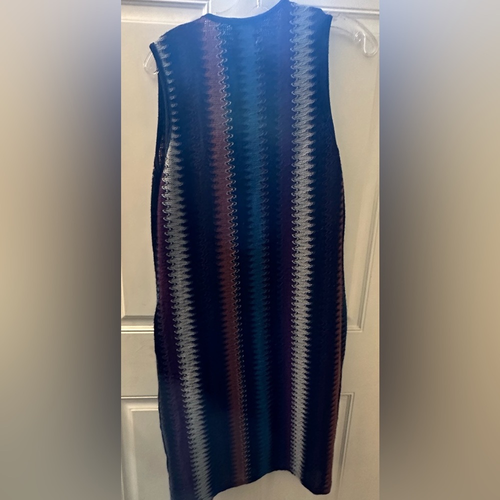 Roommates 40 inch long vest size L